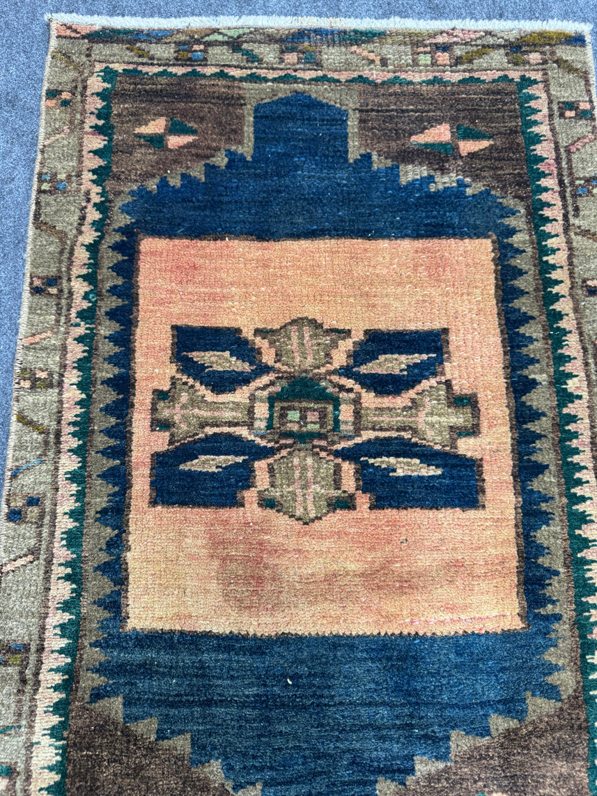 Turkish Yastik Rug 1'8" x 2'6" #23811