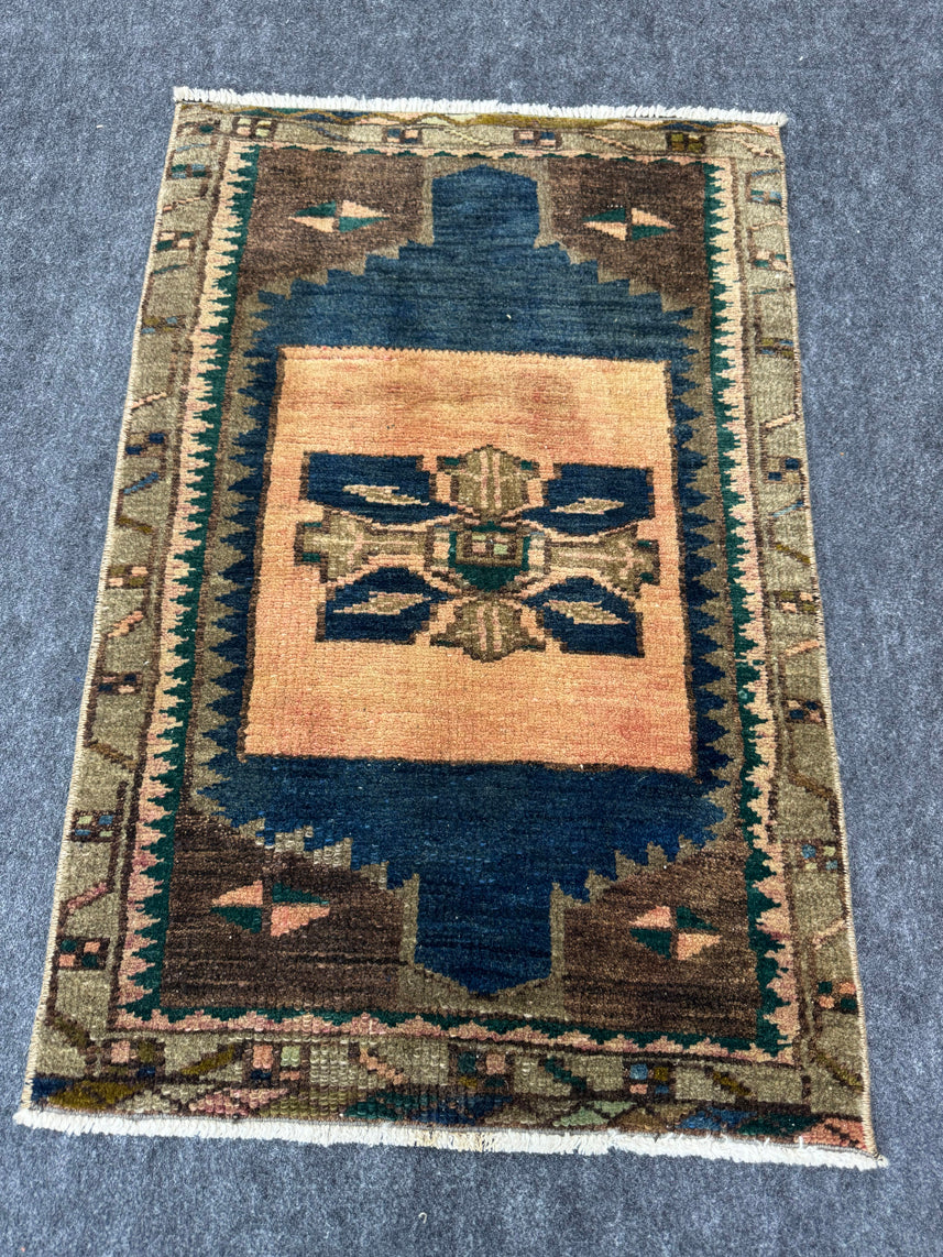 Turkish Yastik Rug 1'8" x 2'6" #23811