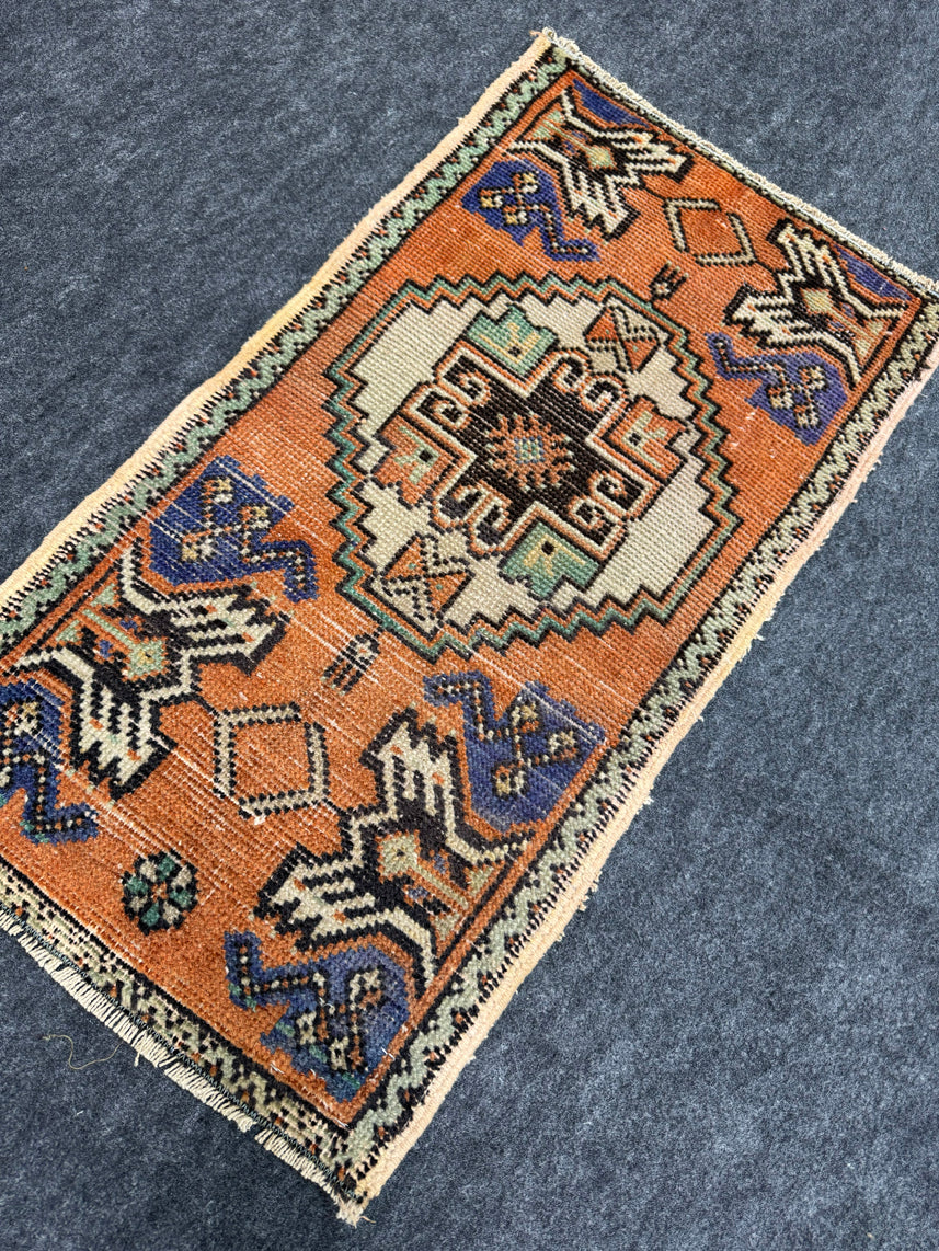 Turkish Yastik Rug 1'6" x 2'9" #23808