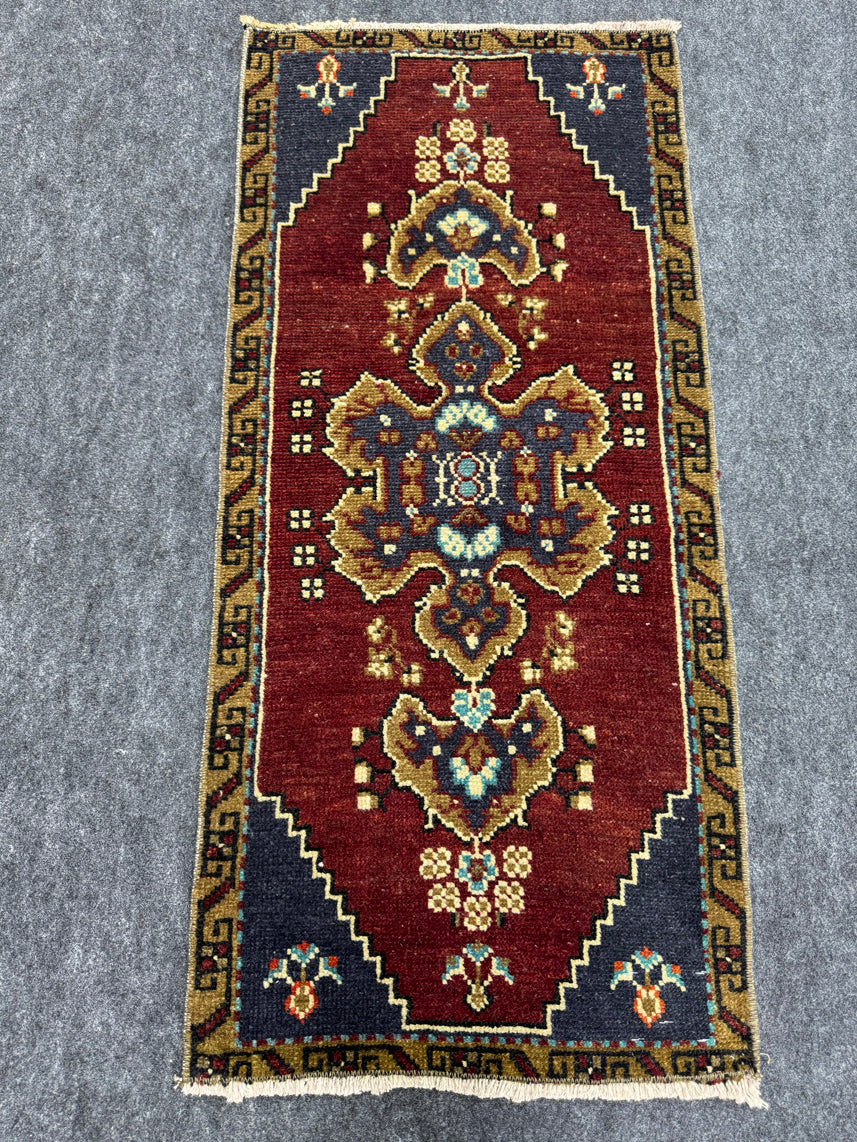 Turkish Yastik Rug 1'6" x 3'3" #23805
