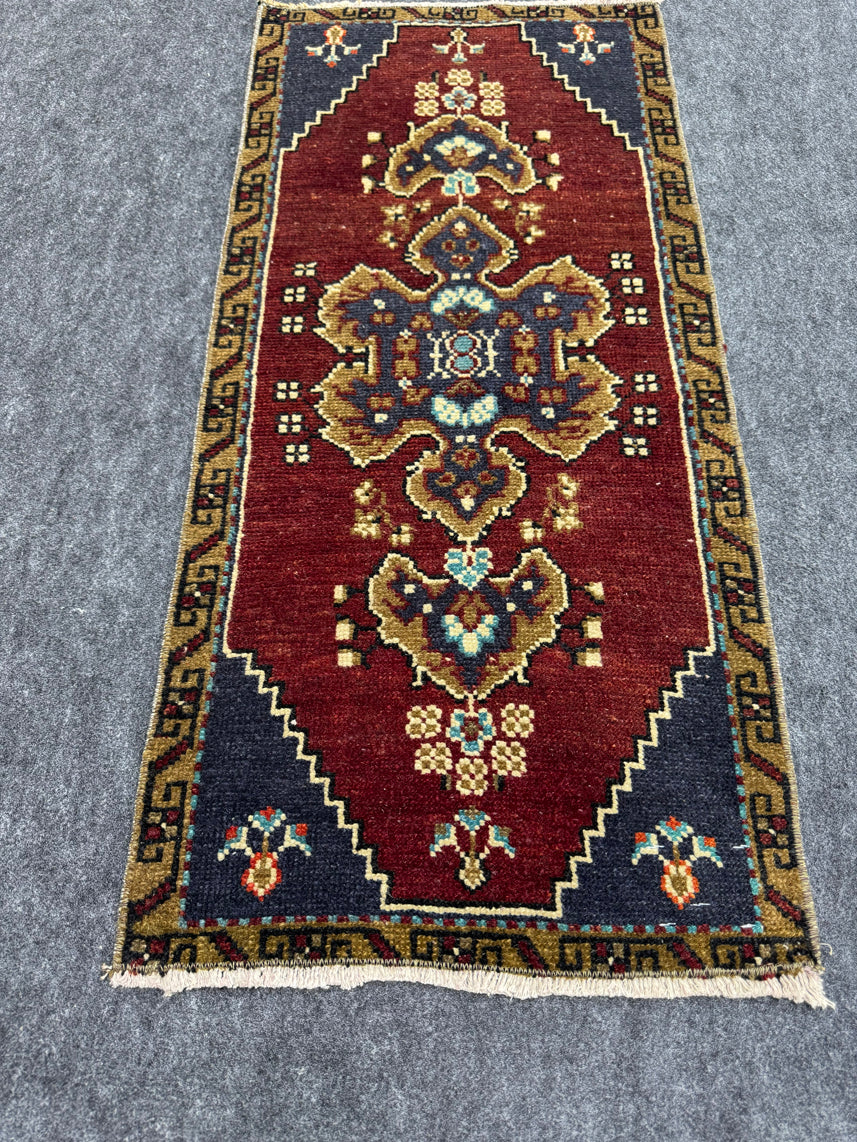 Turkish Yastik Rug 1'6" x 3'3" #23805