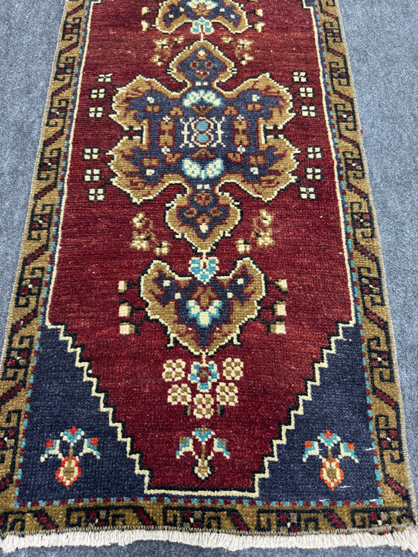 Turkish Yastik Rug 1'6" x 3'3" #23805