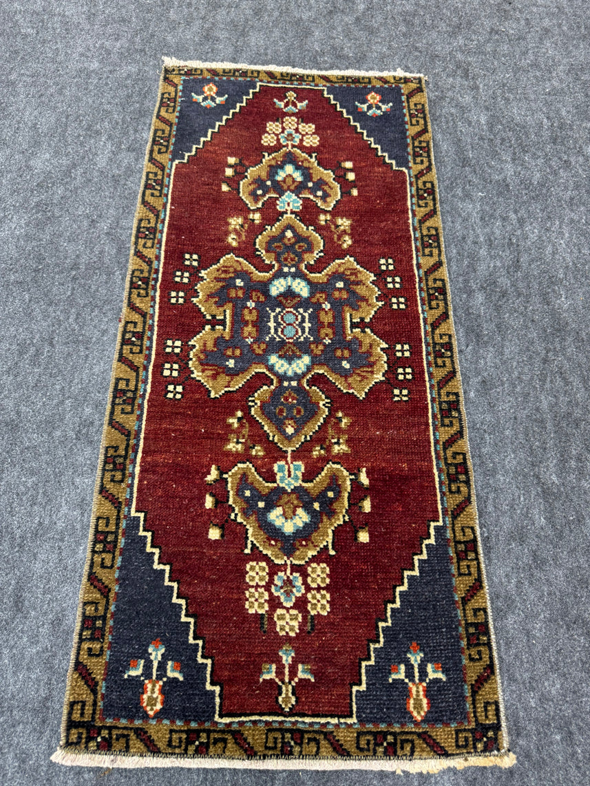 Turkish Yastik Rug 1'6" x 3'3" #23805