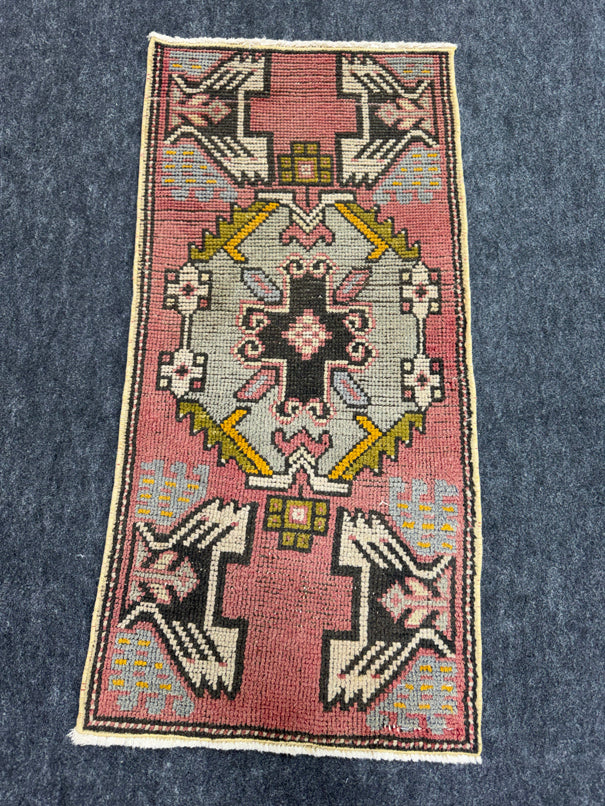 Turkish Yastik Rug 1'5" x 3'1" #23804