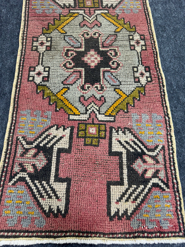 Turkish Yastik Rug 1'5" x 3'1" #23804