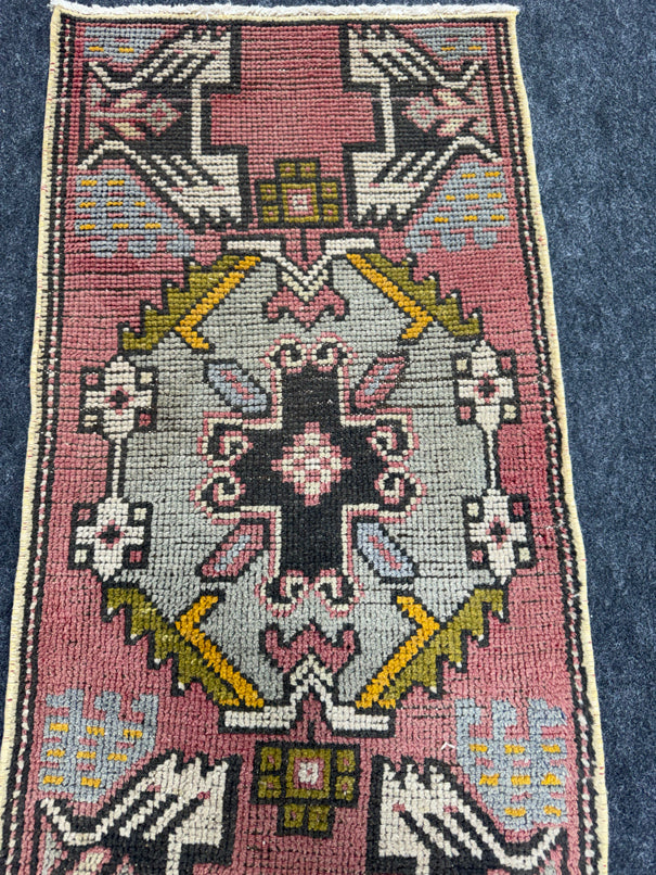 Turkish Yastik Rug 1'5" x 3'1" #23804
