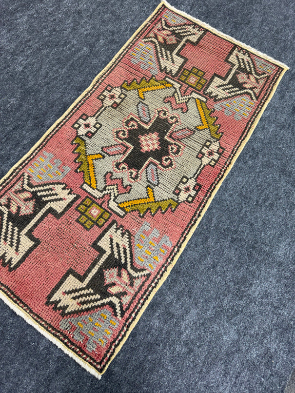 Turkish Yastik Rug 1'5" x 3'1" #23804