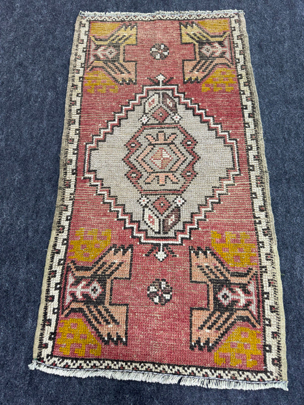 Turkish Yastik Rug 1'9" x 3'3" #23802