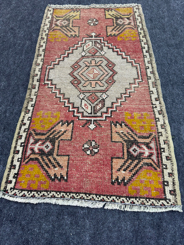 Turkish Yastik Rug 1'9" x 3'3" #23802