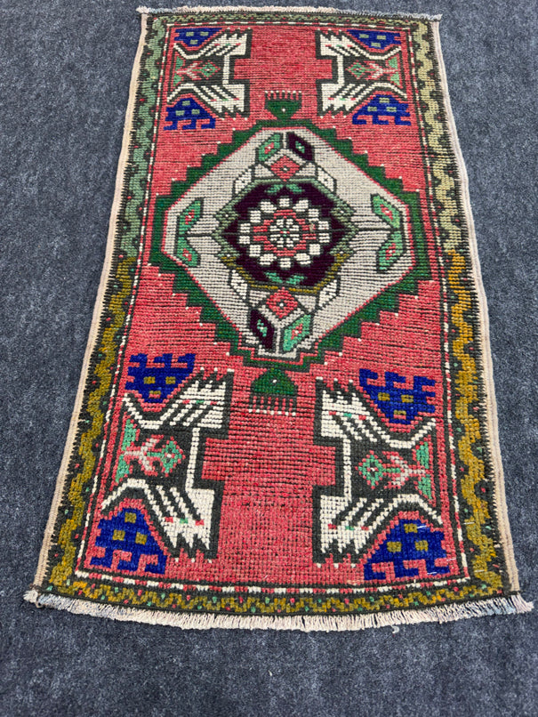 Turkish Yastik Rug 1'8" x 3'1" #23801