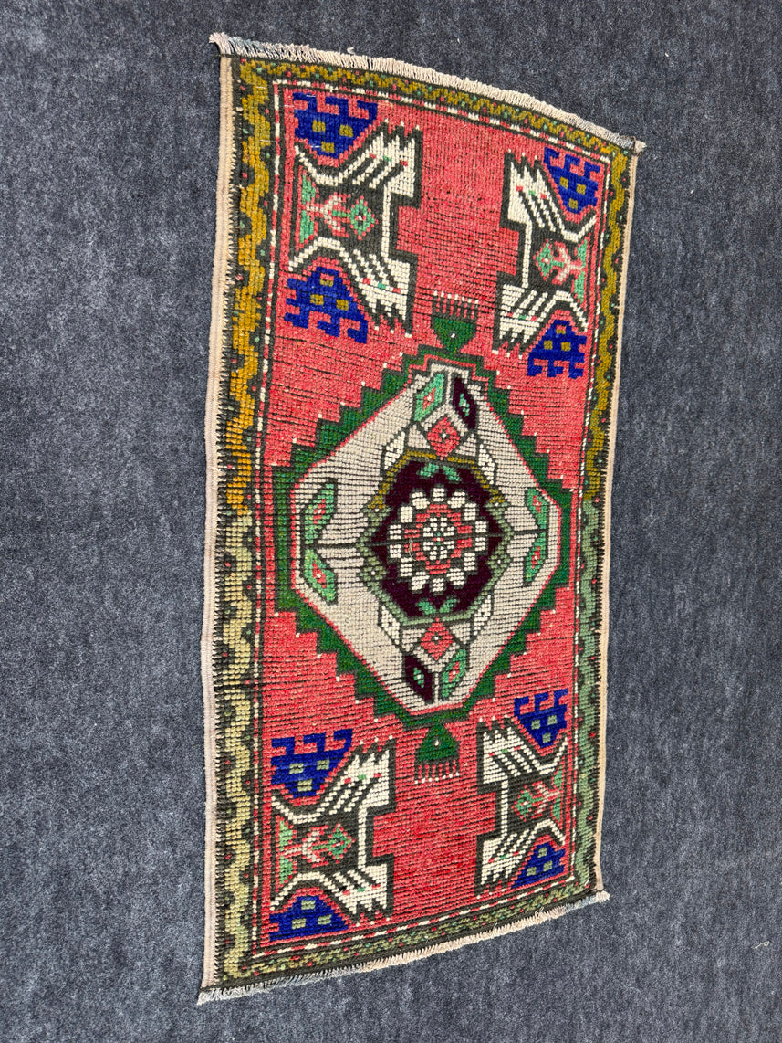 Turkish Yastik Rug 1'8" x 3'1" #23801