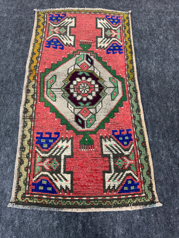 Turkish Yastik Rug 1'8" x 3'1" #23801