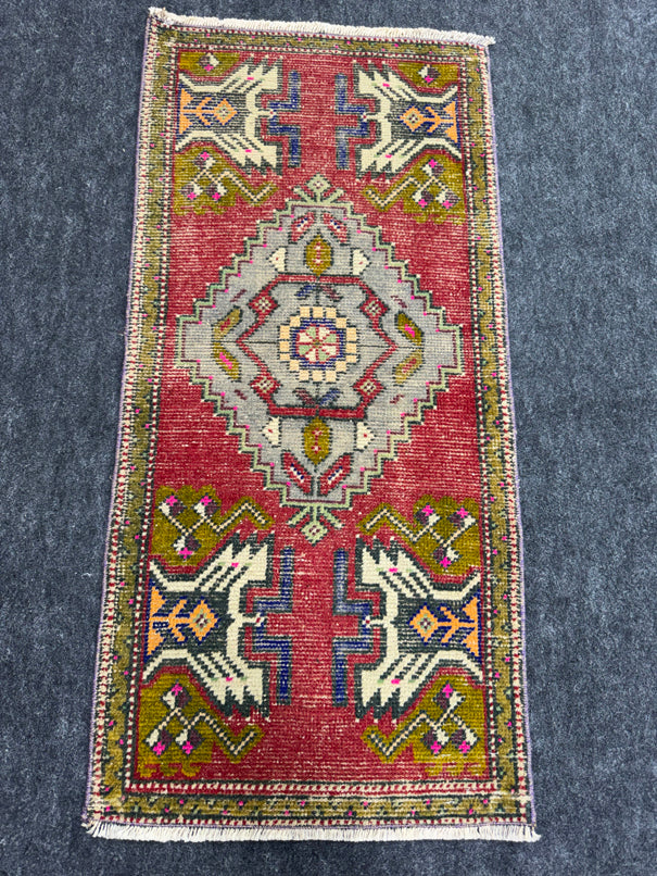 Turkish Yastik Rug 1'7" x 3'3" #23797