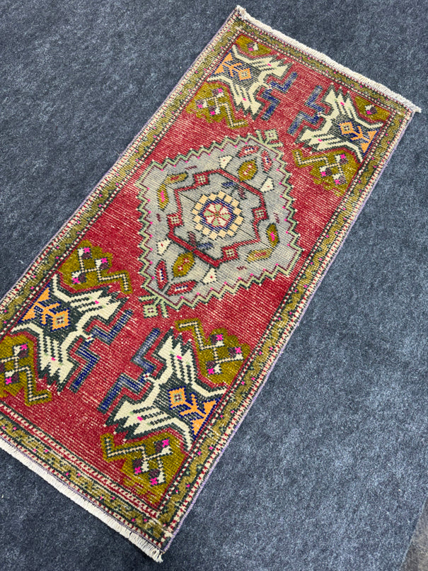 Turkish Yastik Rug 1'7" x 3'3" #23797