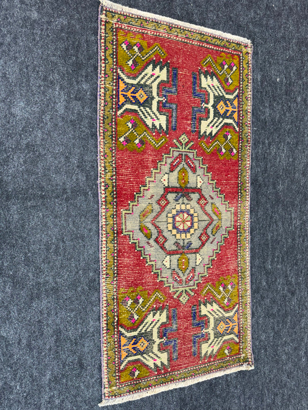 Turkish Yastik Rug 1'7" x 3'3" #23797