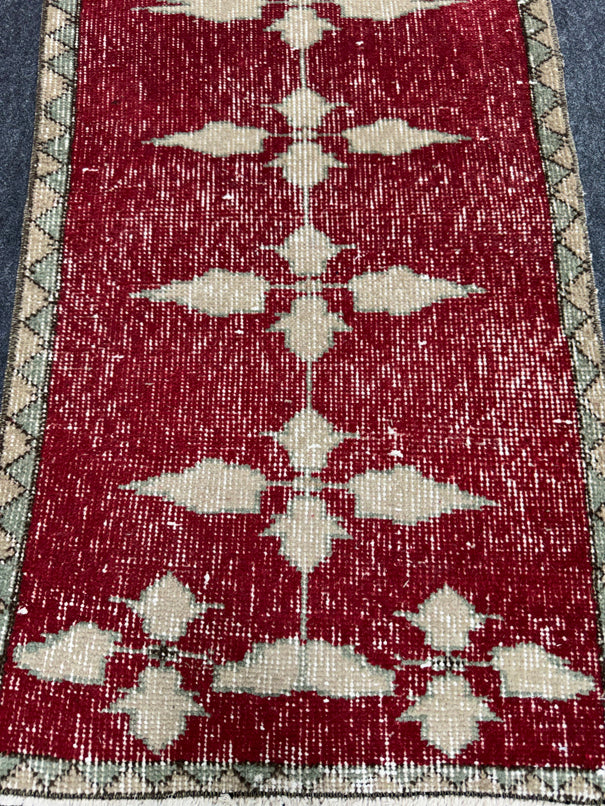 Turkish Yastik Rug 1'8" x 3'6" #23796