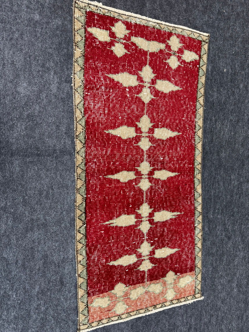 Turkish Yastik Rug 1'8" x 3'6" #23796