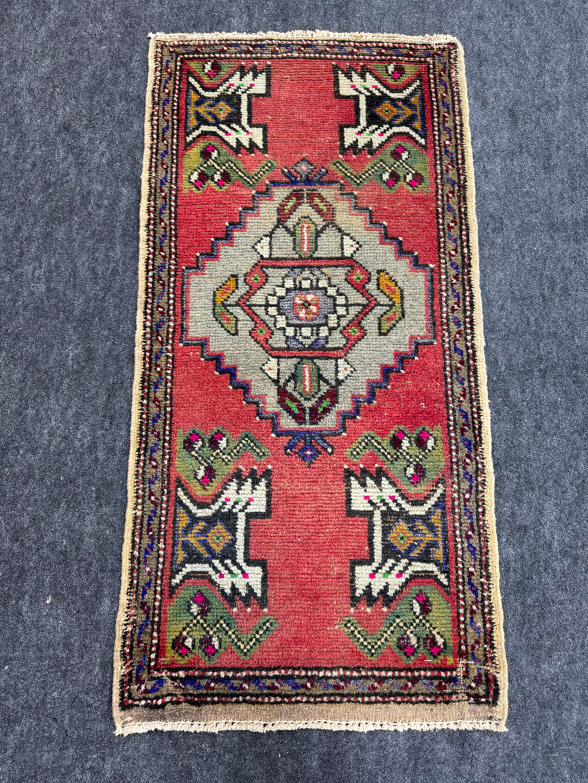 Turkish Yastik Rug 1'8" x 3'4" #23795