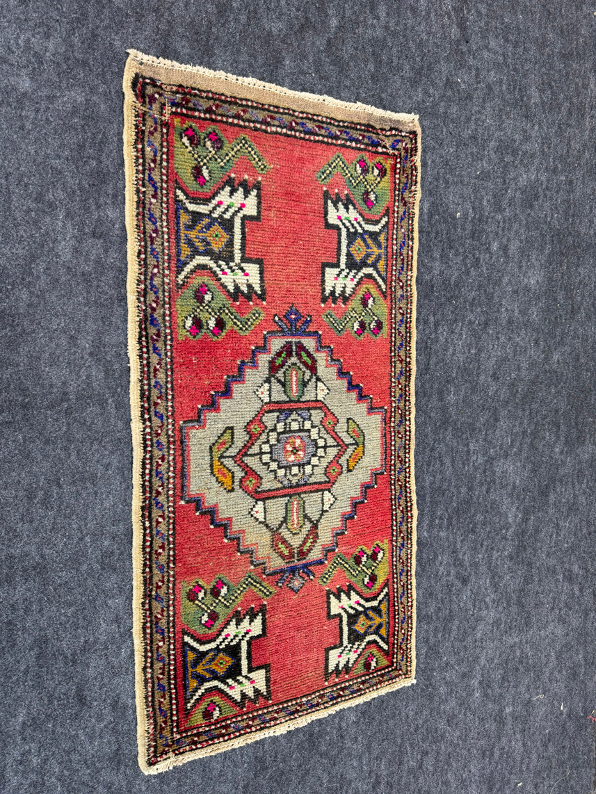 Turkish Yastik Rug 1'8" x 3'4" #23795