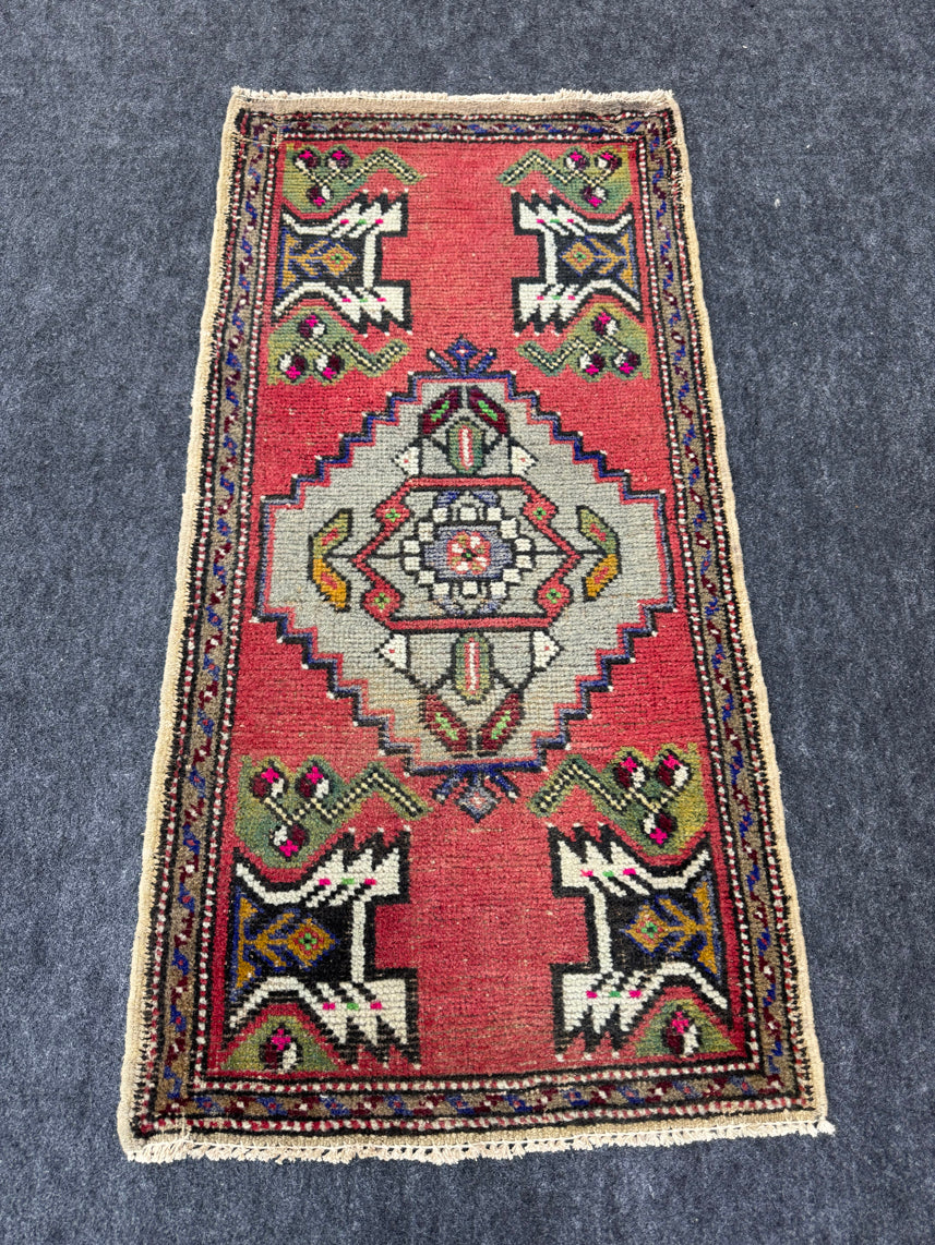 Turkish Yastik Rug 1'8" x 3'4" #23795