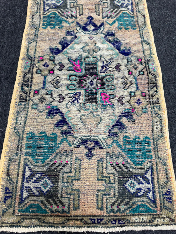 Turkish Yastik Rug 1'7" x 3'2" #23785