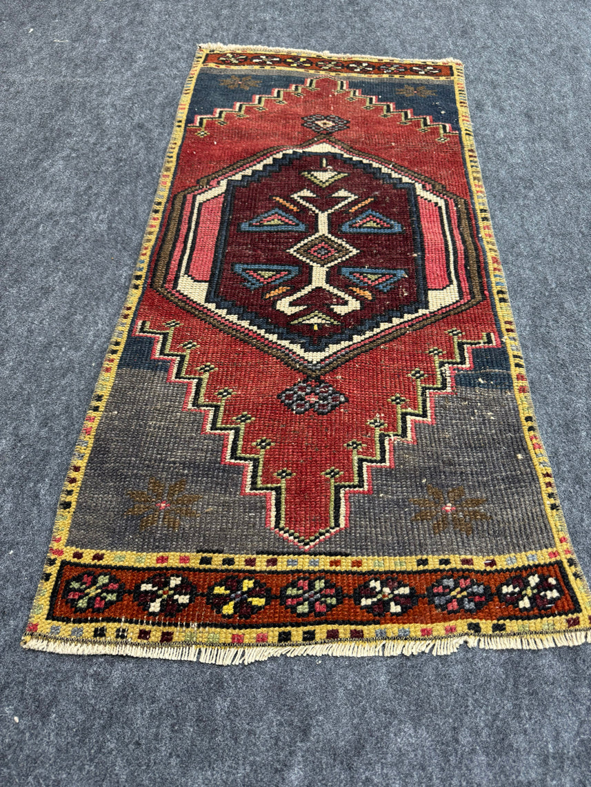 Turkish Yastik Rug 1'9" x 3'7" #23784