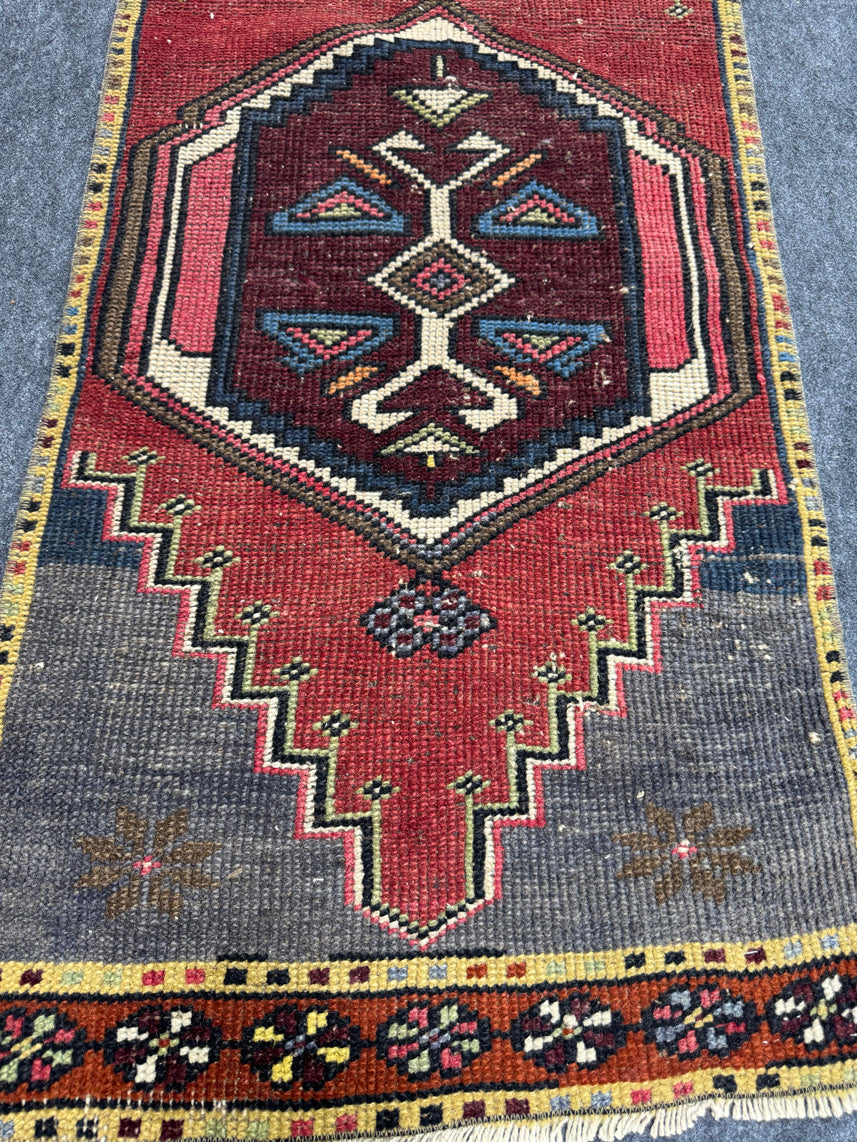 Turkish Yastik Rug 1'9" x 3'7" #23784