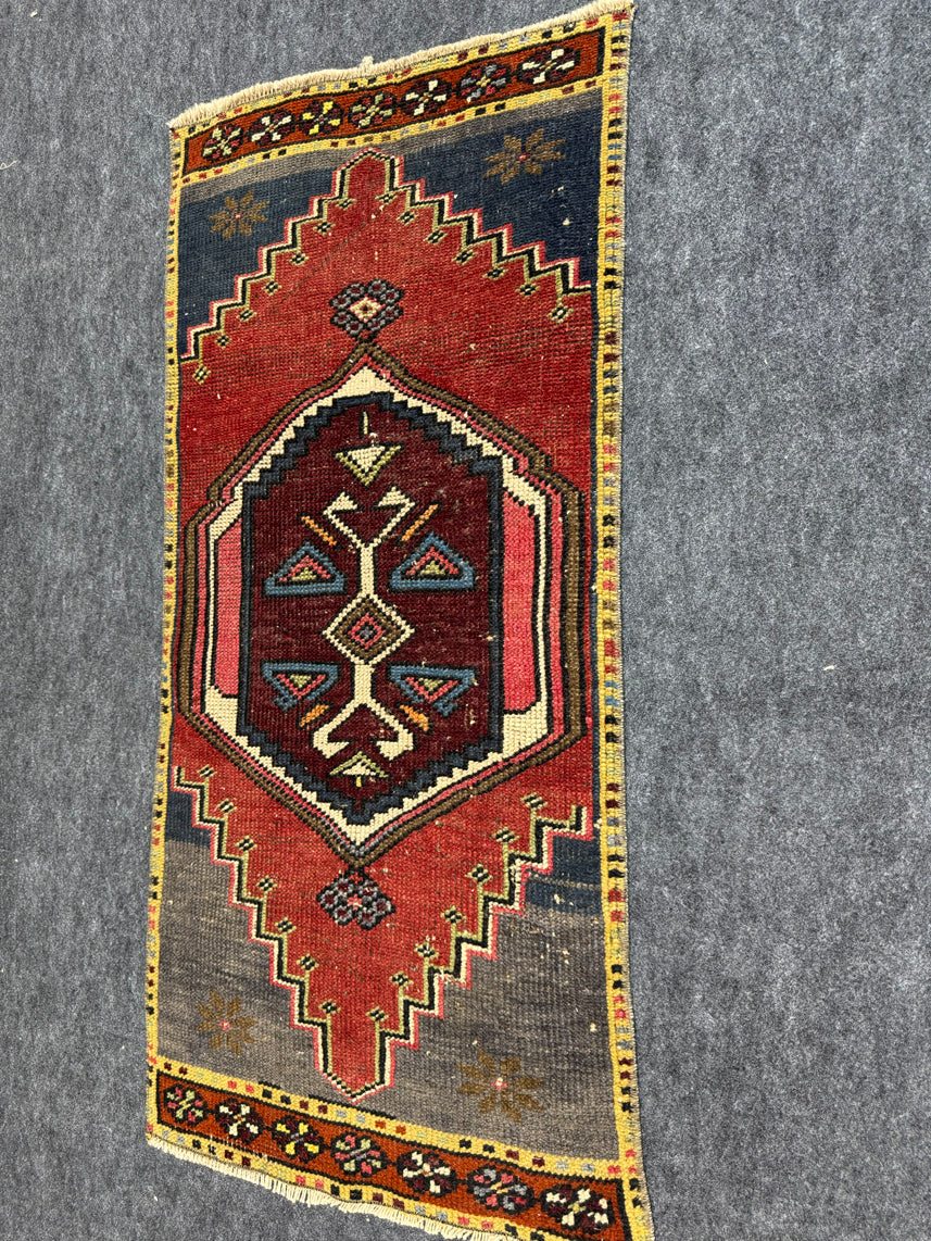 Turkish Yastik Rug 1'9" x 3'7" #23784