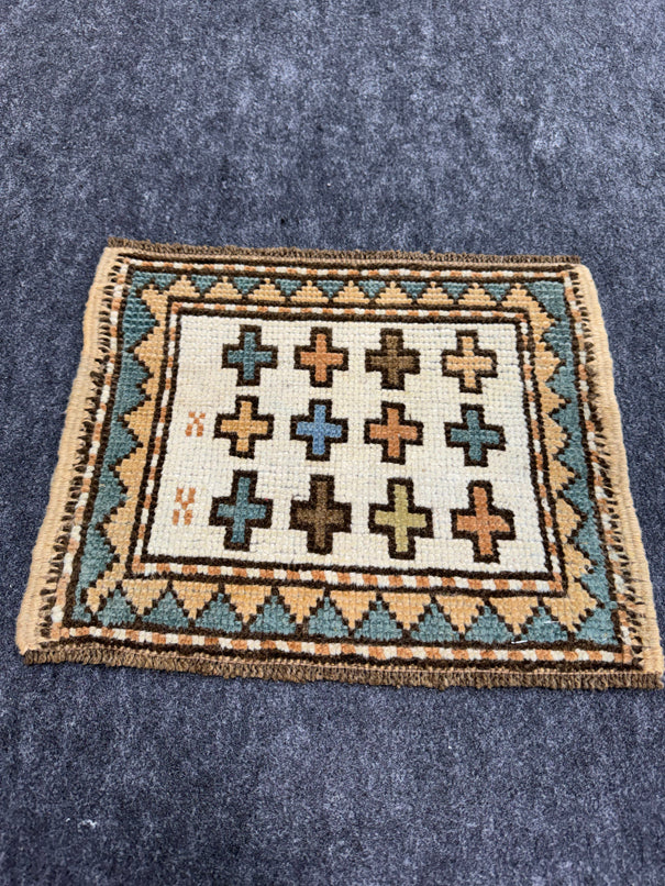 Turkish Yastik Rug 1'4" x 1'2" #23790