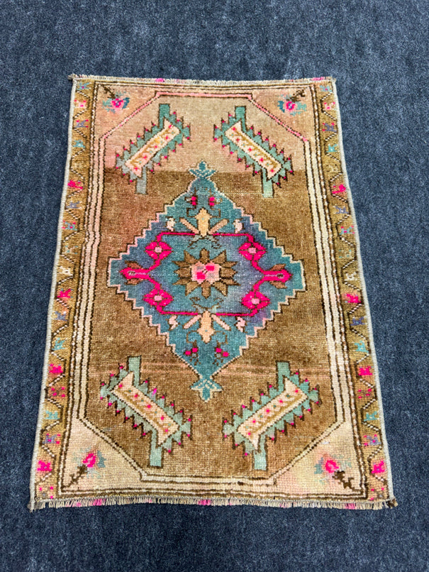 Turkish Yastik Rug 1'6" x 2'1" #23786