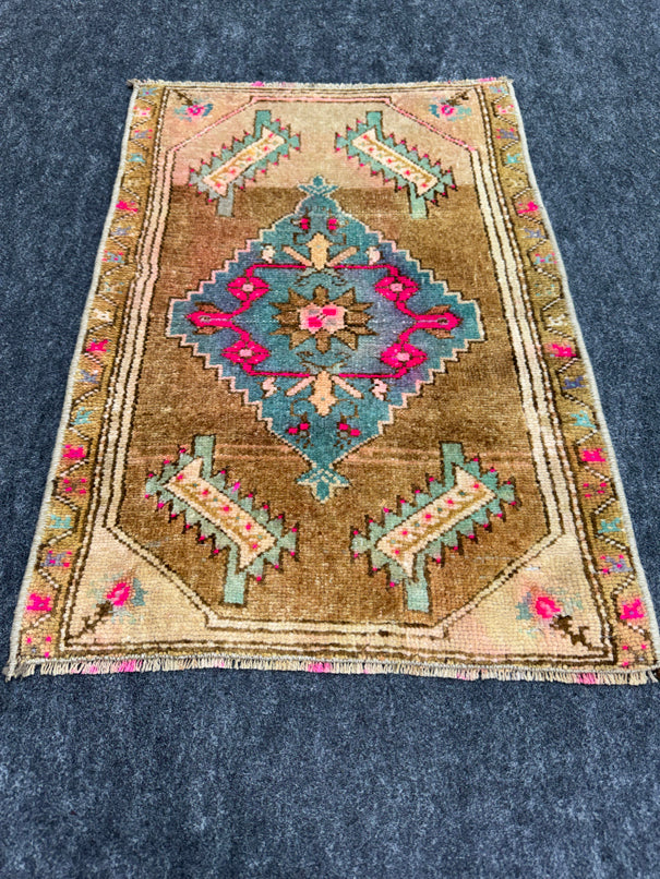 Turkish Yastik Rug 1'6" x 2'1" #23786