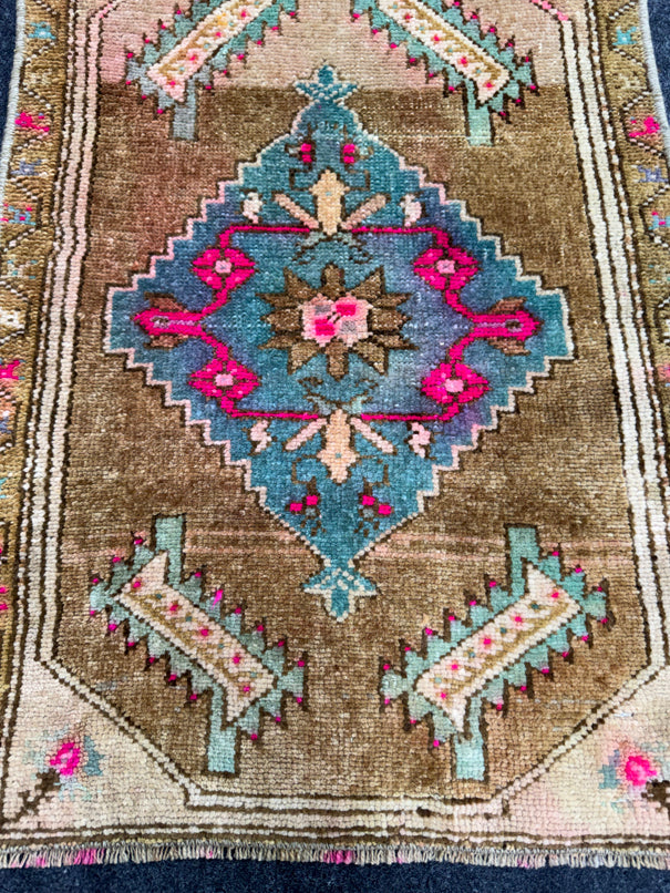 Turkish Yastik Rug 1'6" x 2'1" #23786