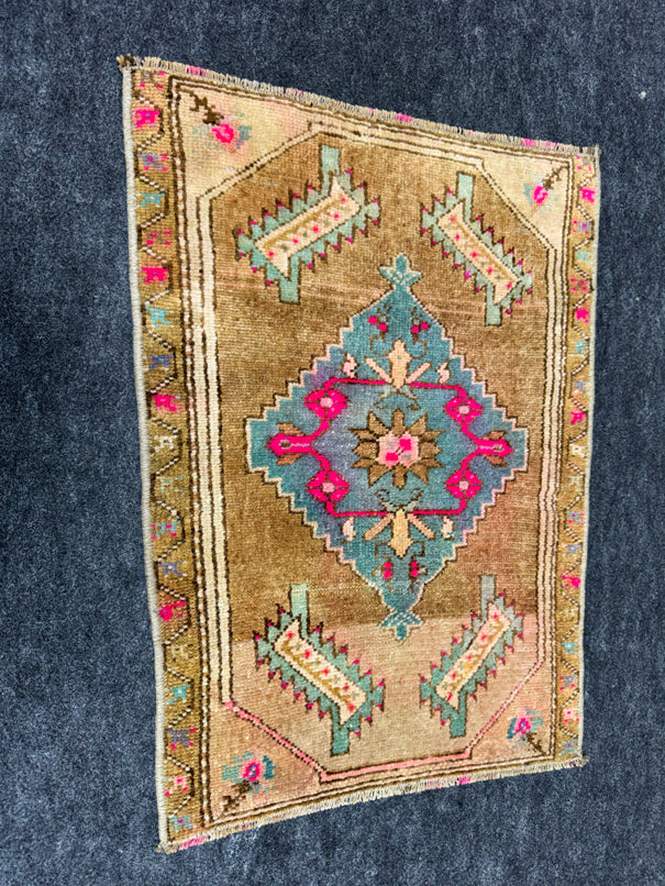 Turkish Yastik Rug 1'6" x 2'1" #23786