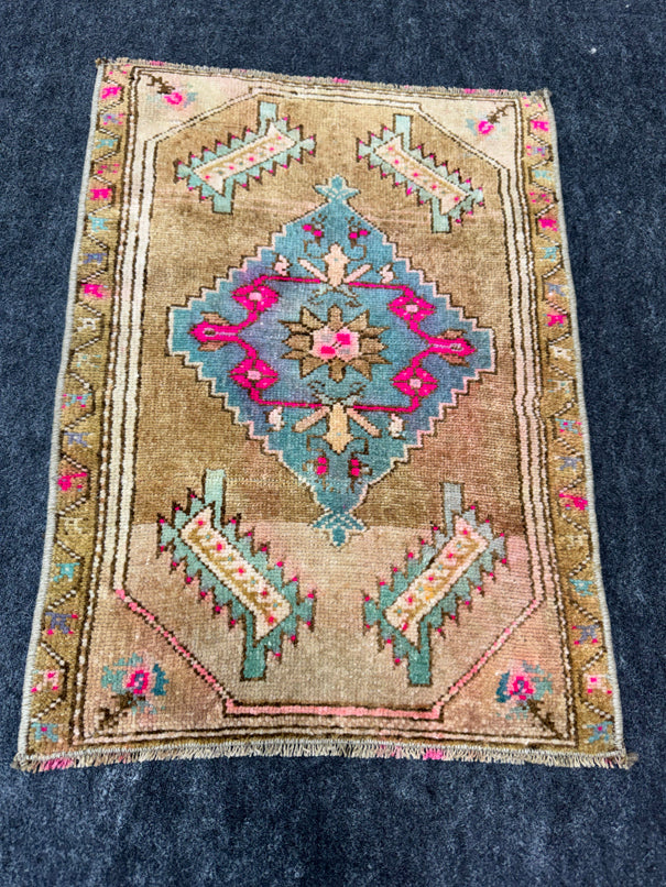 Turkish Yastik Rug 1'6" x 2'1" #23786