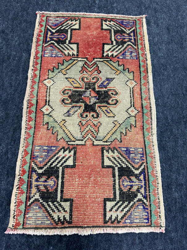 Turkish Yastik Rug 1'7" x 2'9" #23787
