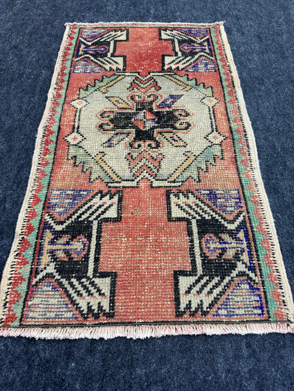 Turkish Yastik Rug 1'7" x 2'9" #23787