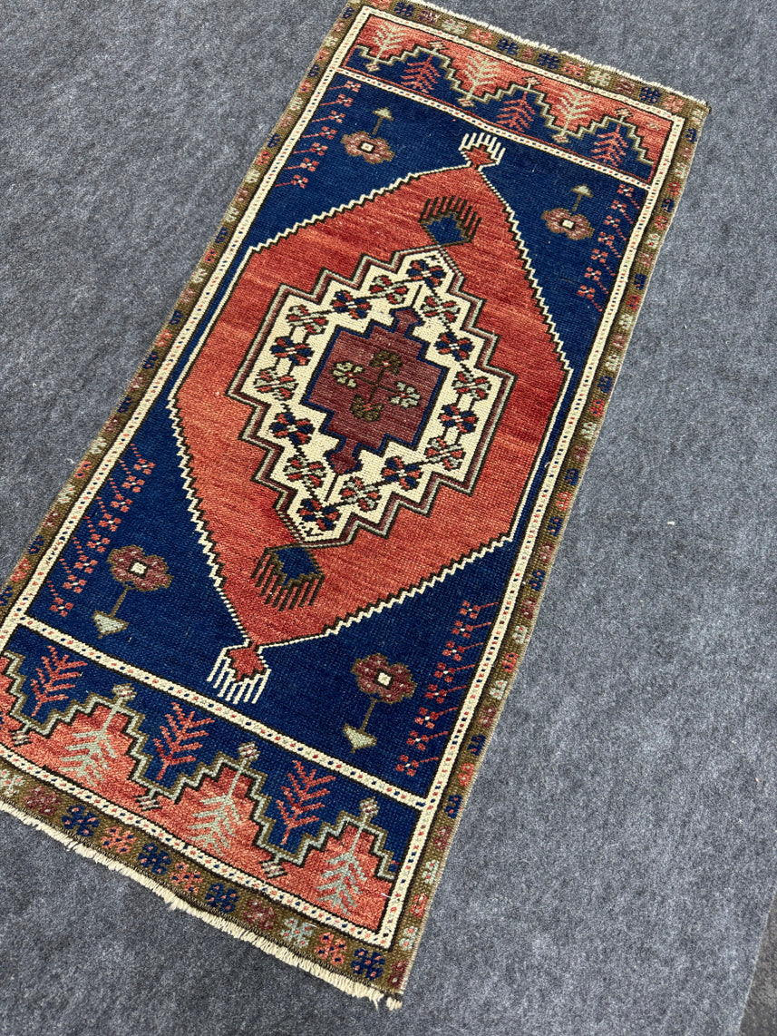 Turkish Yastik Rug 1'8" x 3'8" #23783