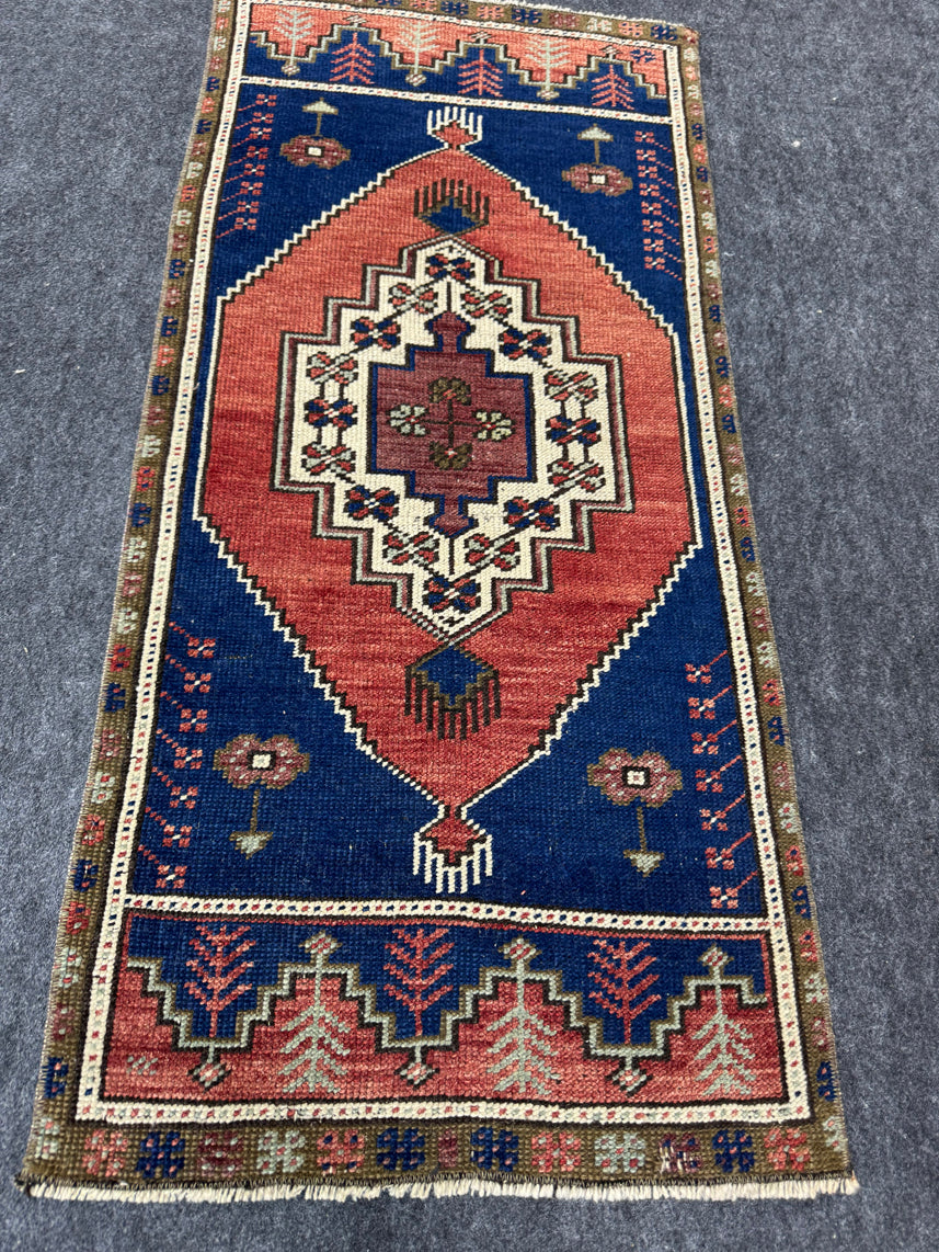 Turkish Yastik Rug 1'8" x 3'8" #23783