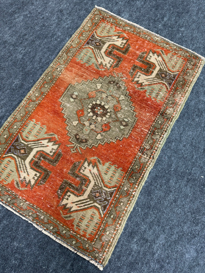 Turkish Yastik Rug 1'8" x 2'8" #23779