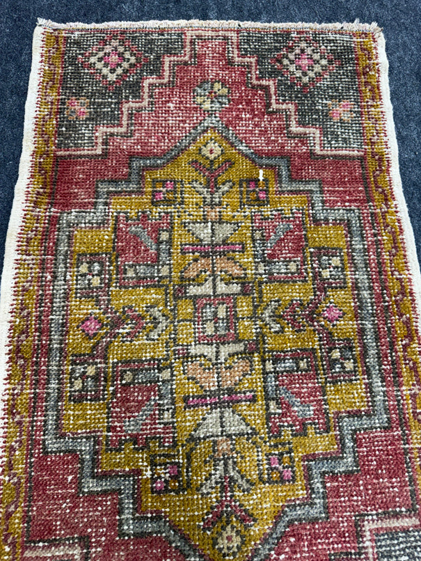 Turkish Yastik Rug 1'10" x 3'3" #23778