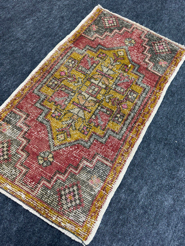 Turkish Yastik Rug 1'10" x 3'3" #23778