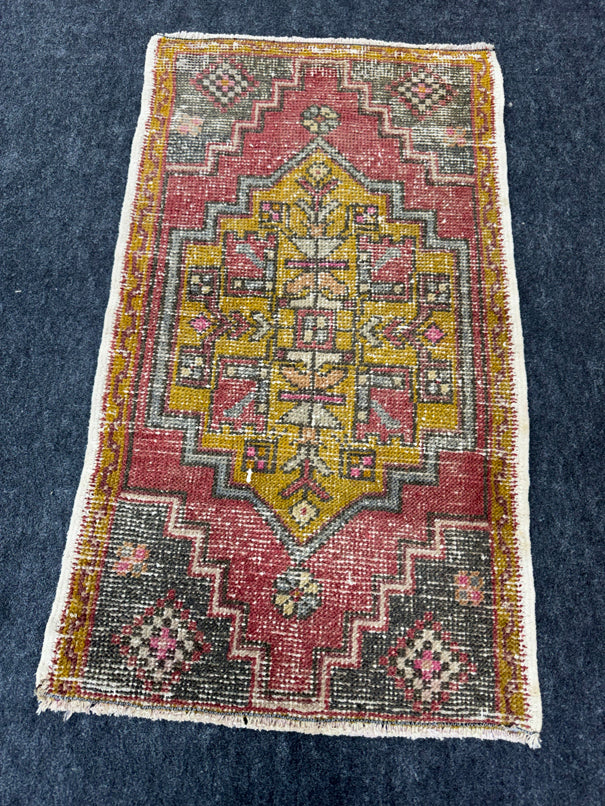 Turkish Yastik Rug 1'10" x 3'3" #23778