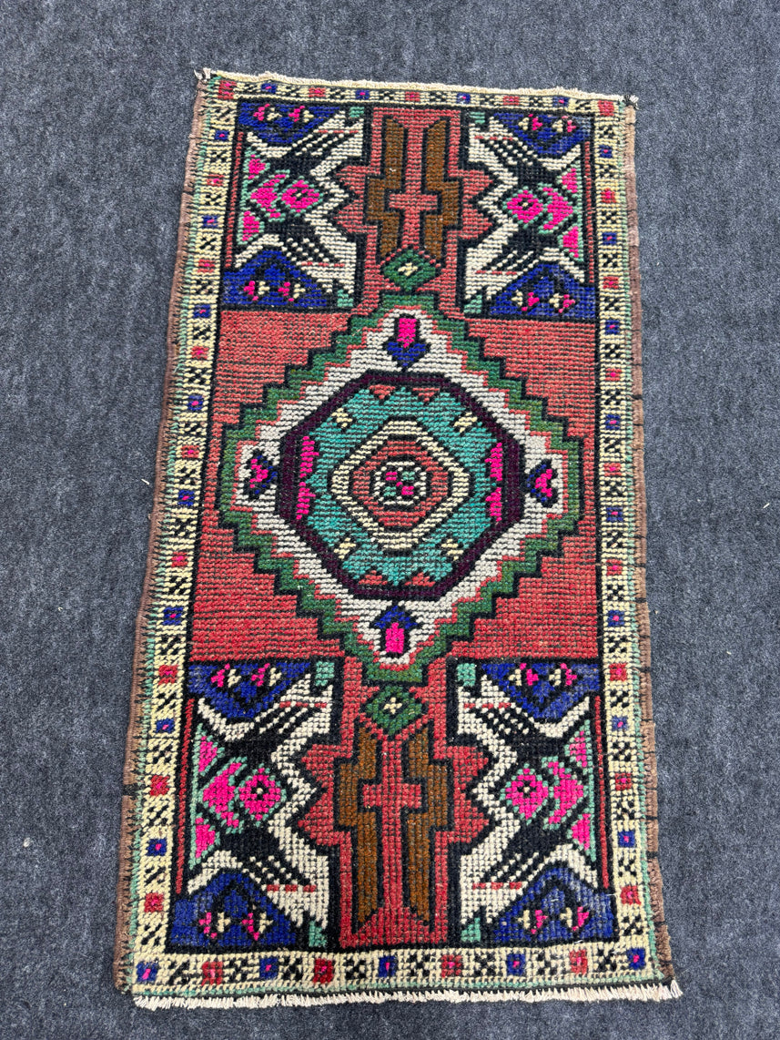 Turkish Yastik Rug 1'8" x 3'2" #23772