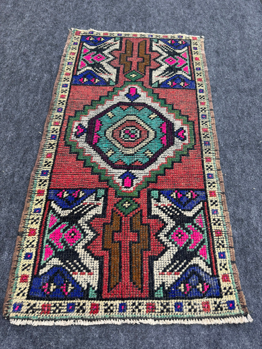 Turkish Yastik Rug 1'8" x 3'2" #23772