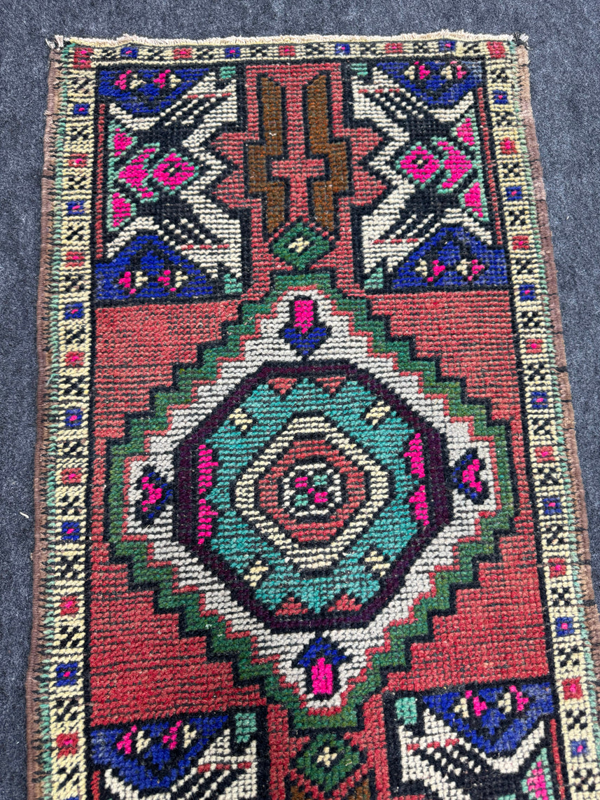 Turkish Yastik Rug 1'8" x 3'2" #23772