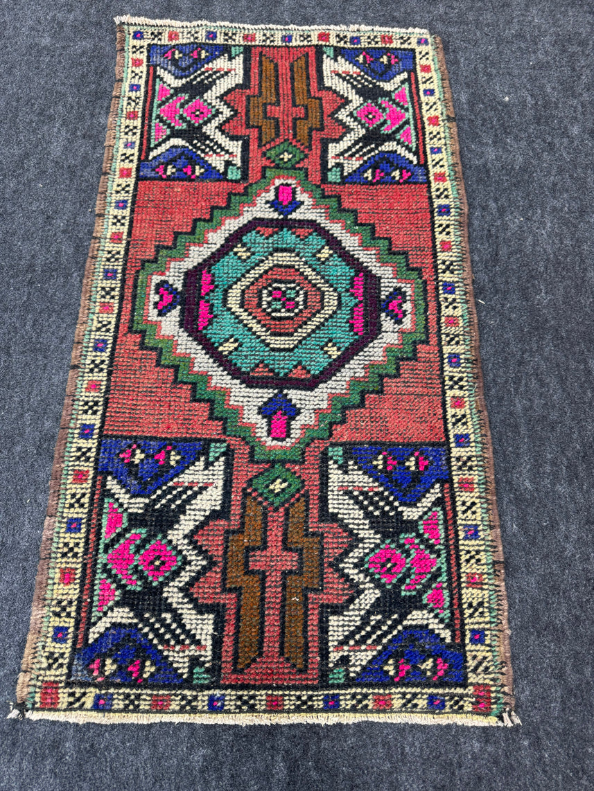 Turkish Yastik Rug 1'8" x 3'2" #23772