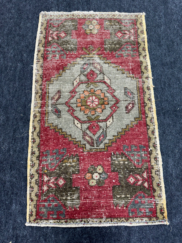 Turkish Yastik Rug 1'9" x 3'1" #23774