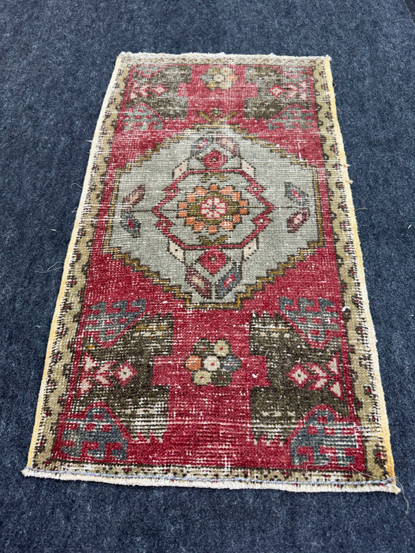 Turkish Yastik Rug 1'9" x 3'1" #23774