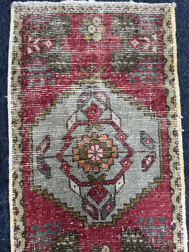 Turkish Yastik Rug 1'9" x 3'1" #23774