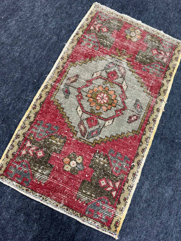 Turkish Yastik Rug 1'9" x 3'1" #23774